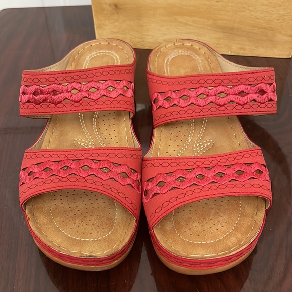 Red Embroidered Sandals- 7.5 US - Picture 2 of 6